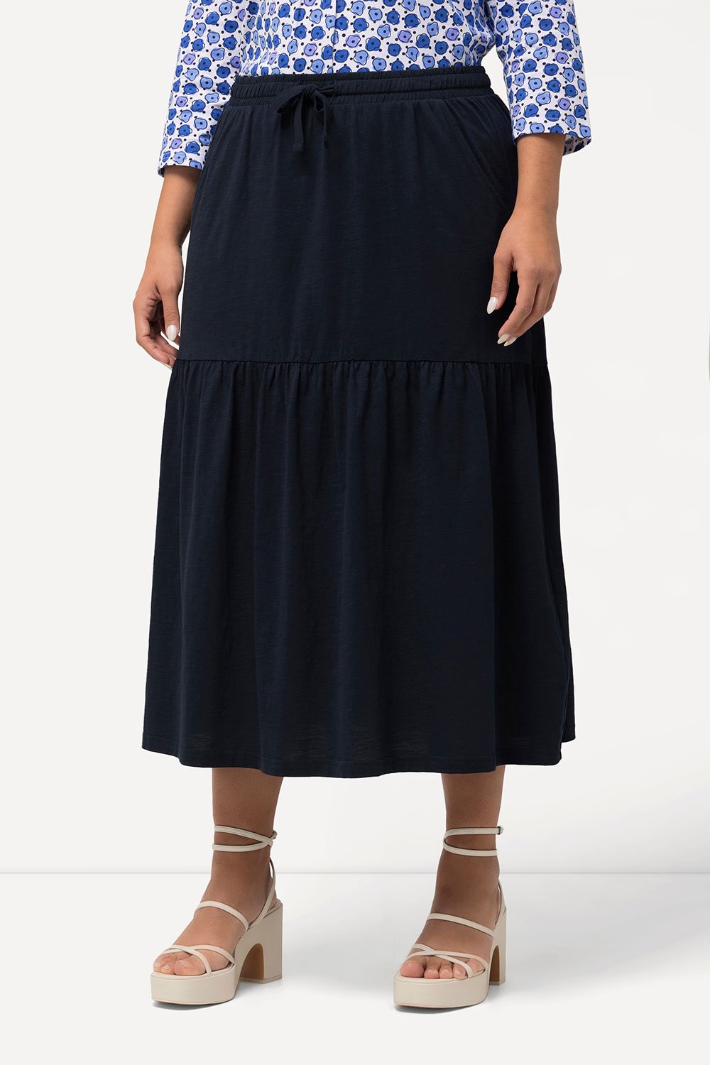 829068130_model_g_01 Ulla Popken Sijonas - Image 1