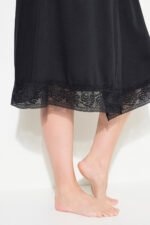 juodas moteriskas chalatas kimono