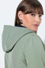 zalsva neperslampanti striuke moterims su flisiniu pamusalu