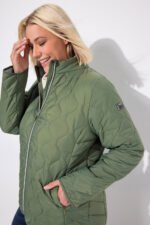 zalsva dygsniuota striuke moterims didelis dydis