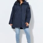 melynas moteriskas lietpaltis