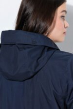 demisezonine striuke lietpaltis moterims