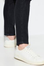 juodos blukintos moteriskos dzinsines tampres