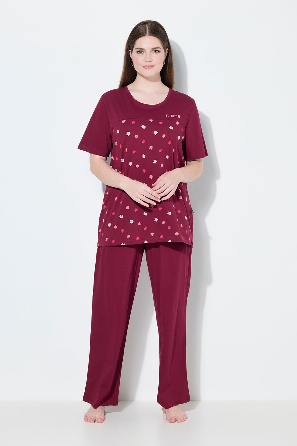 842589544_model_g_01 bordo spalvos moteriska pizama