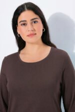 tamsiai rudi medvilnes marskineliai ilgomis rankovemis moterims