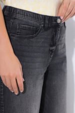 pilki blukinti moteriski platus dzinsai